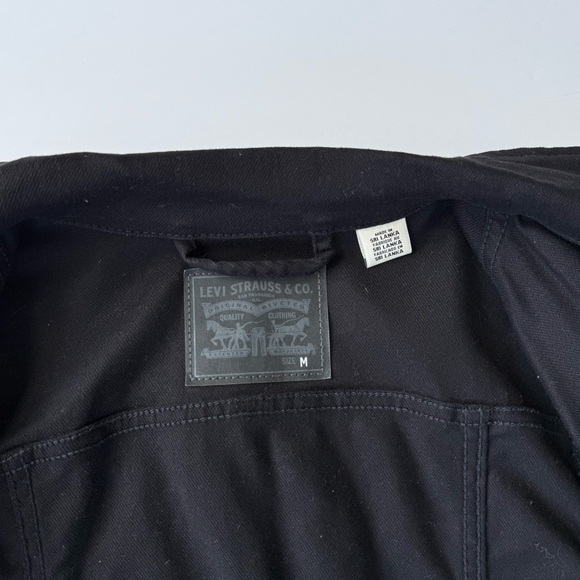 Levi’s Black Women’s Jean Jacket - Picture 4 of 4